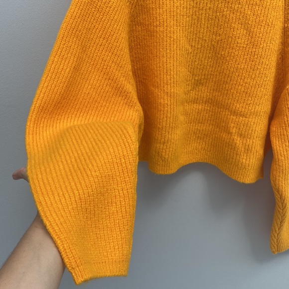 Urban Outfitters BDG Sweater - Picture 10 of 12